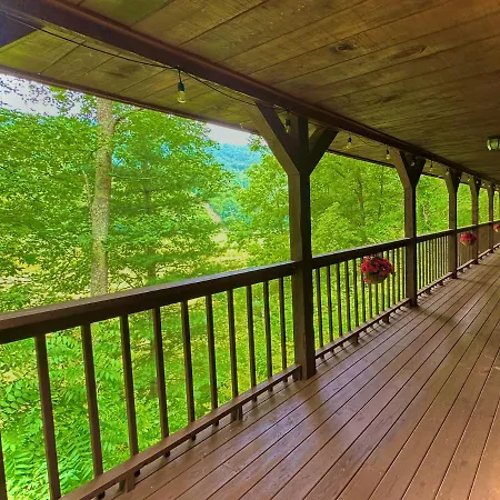 Getaway To A Very Private Beautiful Cabin.